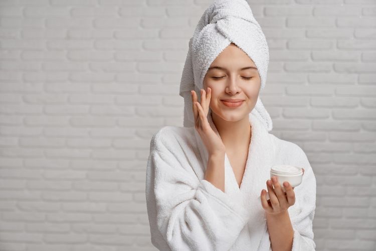 Jangan Asal Pilih, Ini 3 Tips Moisturizer untuk Kulit Kering
