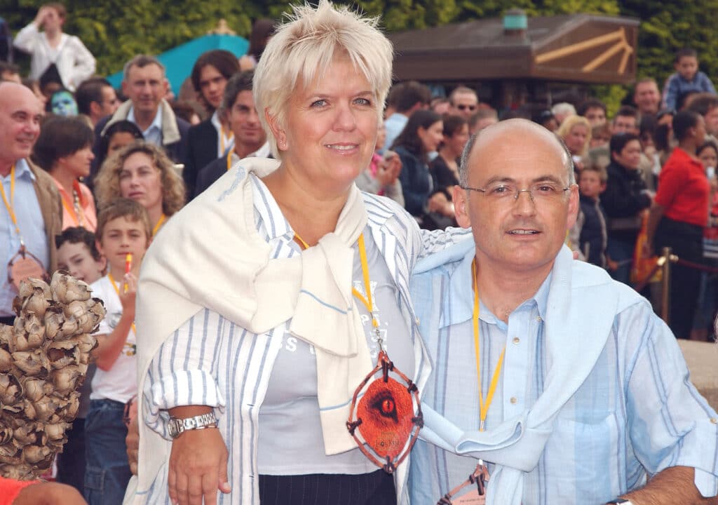 Pas toujours un long fleuve tranquille… » : Mimie Mathy, sa déclaration  pour ses 20 ans de mariage avec Benoist Gérard