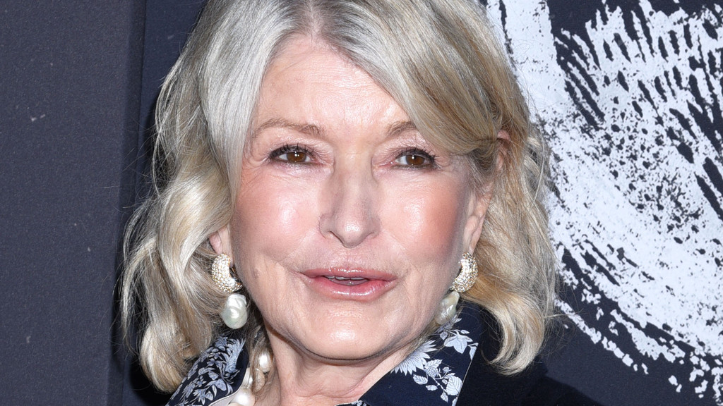 Martha Stewart volunteers to plan Taylor Swift and Travis Kelce's wedding