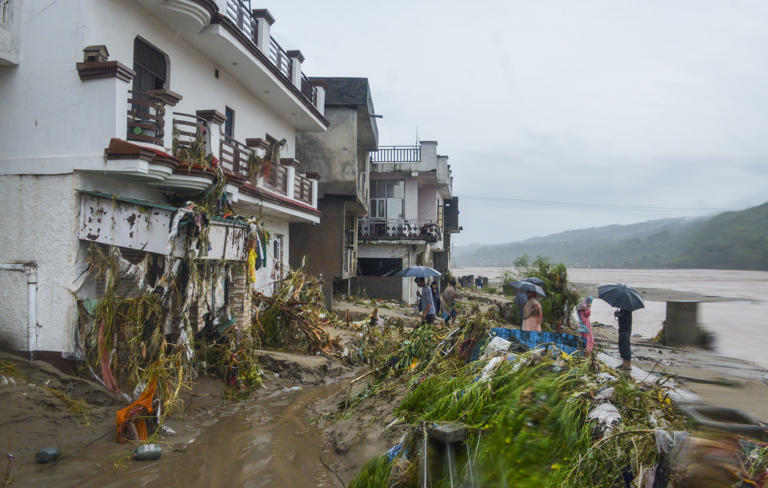 JK: Death toll mounts to 36 after record rains in Jammu; Jhelum ...