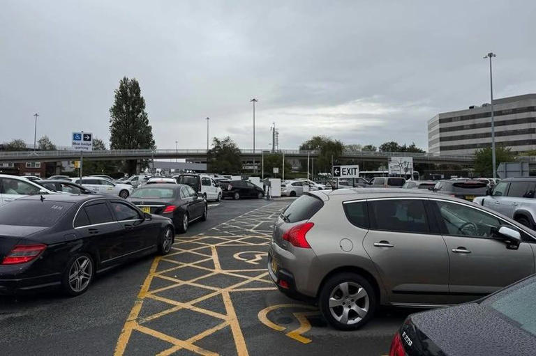 Manchester Airport 'chaos' as drivers stuck in car park for an hour