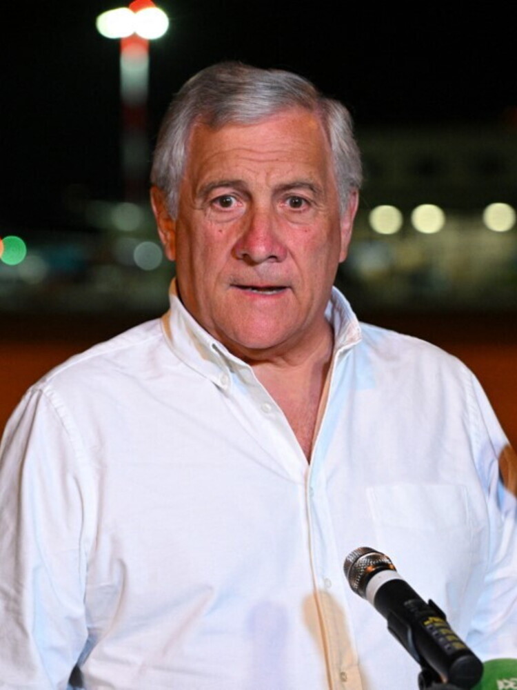 Tajani: "No a tasse sugli extraprofitti delle banche"