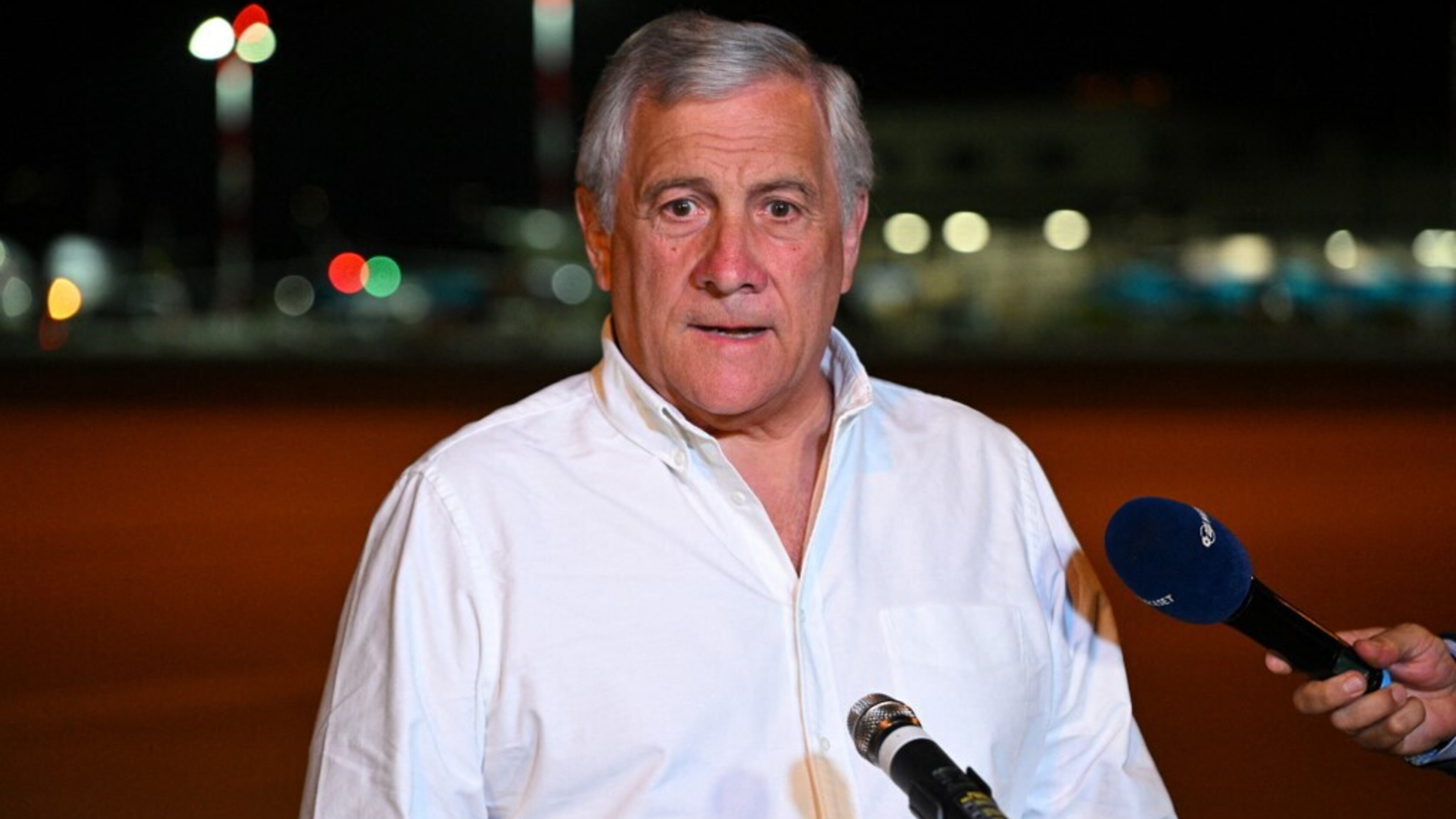 Tajani: "No a tasse sugli extraprofitti delle banche"