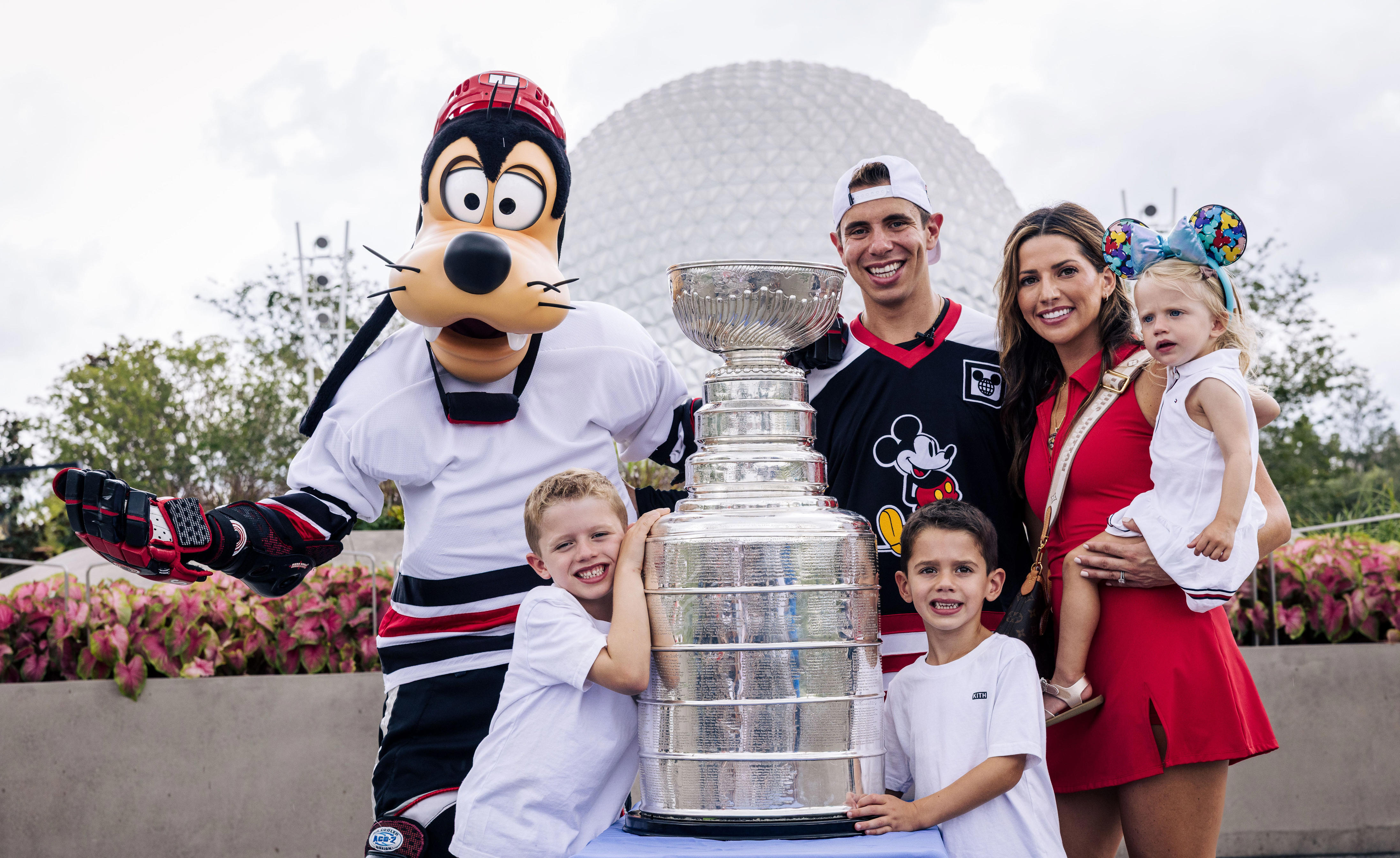 Florida Panthers star brings Stanley Cup to Walt Disney World to meet ...
