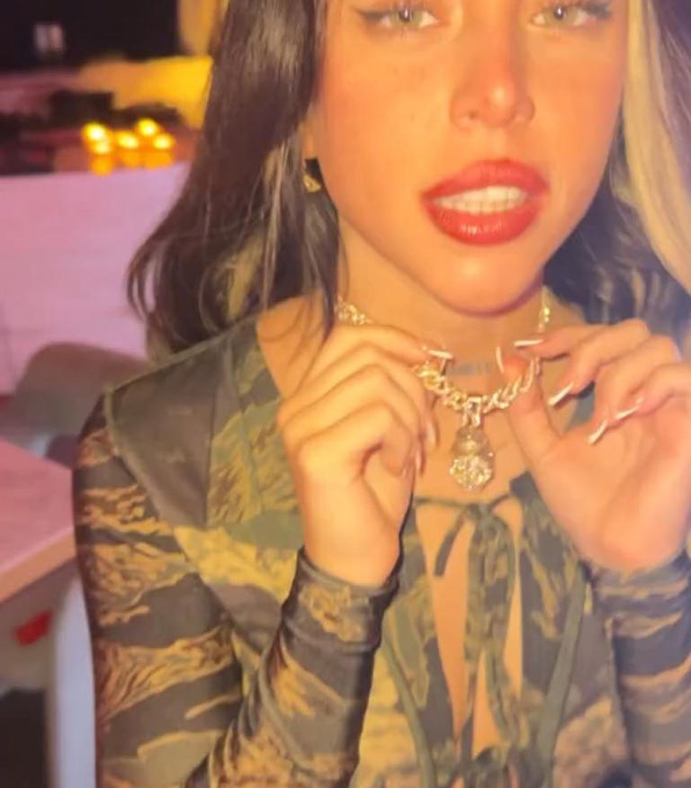 Nicki Nicole presumió su nuevo accesorio.