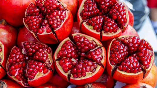 5 types of people who should not eat pomegranates