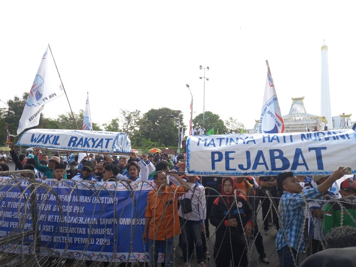 Aksi buruh desak kenaikan upah minimum berbasis indeks alpha 0,9