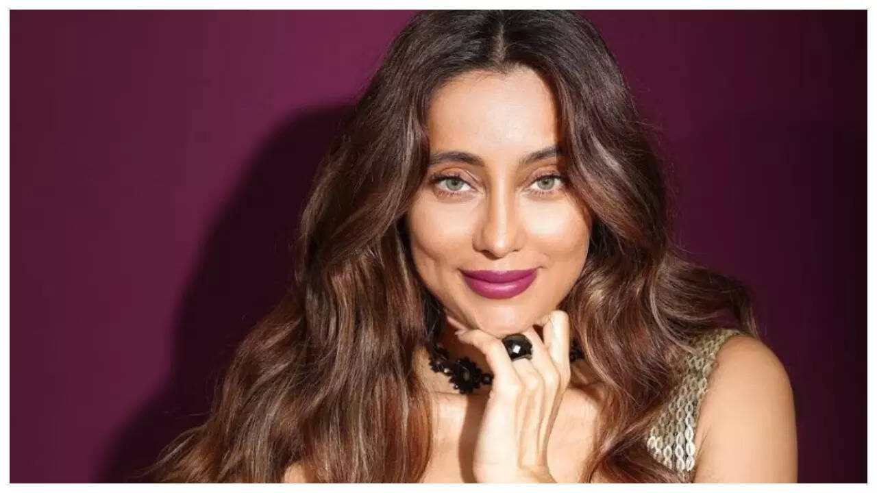 Anusha Dandekar on going public with relationships, dealing with break
