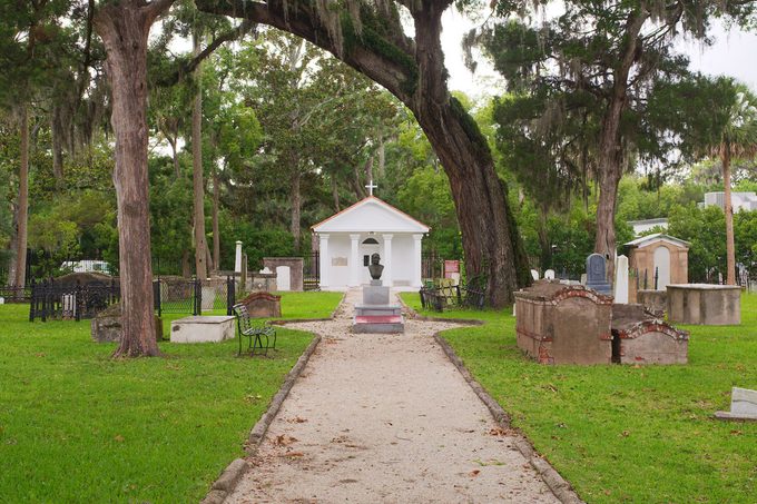 The Oldest Cemeteries In Every State Gettyimages 2220110479