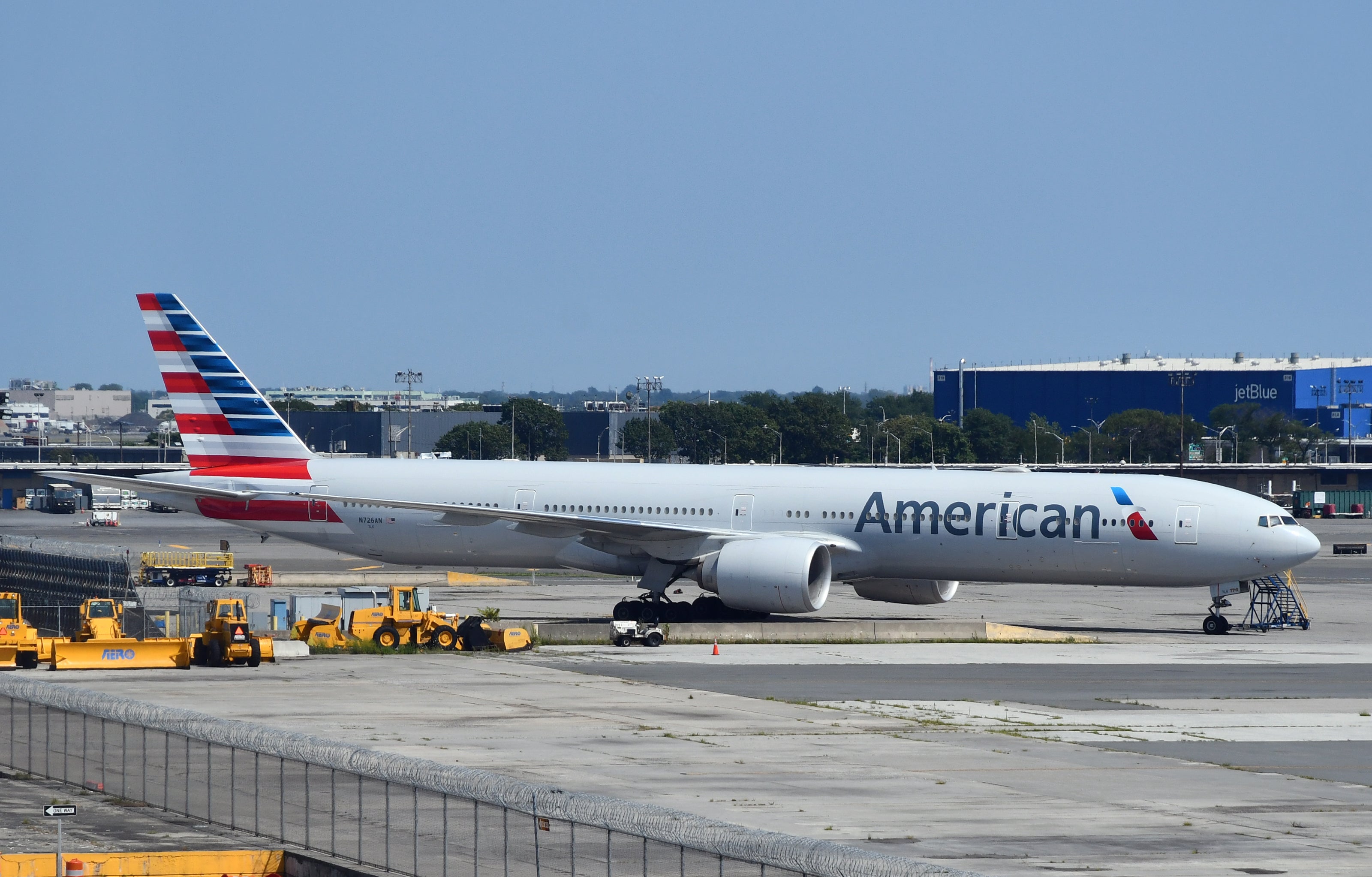American Airlines Will Open a Flagship Lounge in Charlotte, Expand ...
