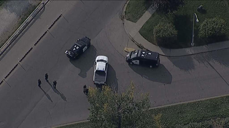 Calgary police warn of ‘active shooter’ in Crescent Heights neighbourhood