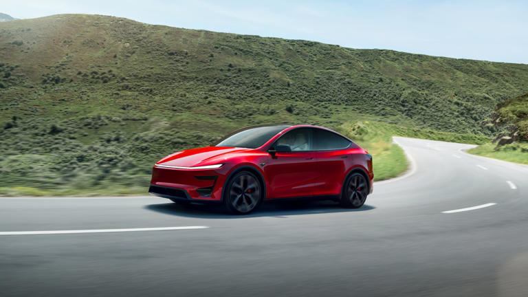Questa è la nuova Tesla Model Y Performance: caratteristiche e prezzo ...
