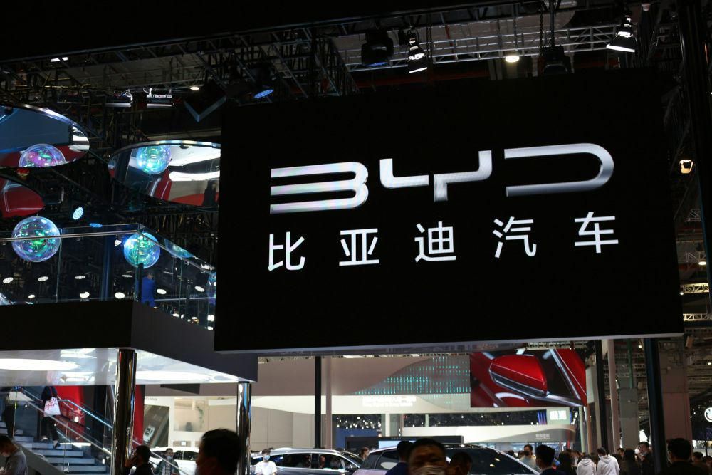 Warren Buffett Lepas Seluruh Saham BYD Usai 17 Tahun Investasi