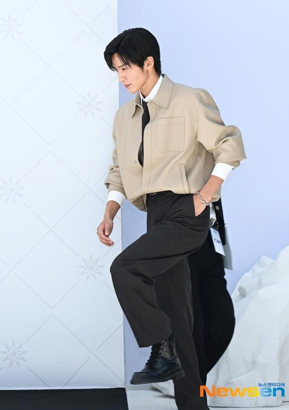 PHOTO】Snow Man 目黒蓮＆ラウール＆深澤辰哉、韓国初ポップアップ