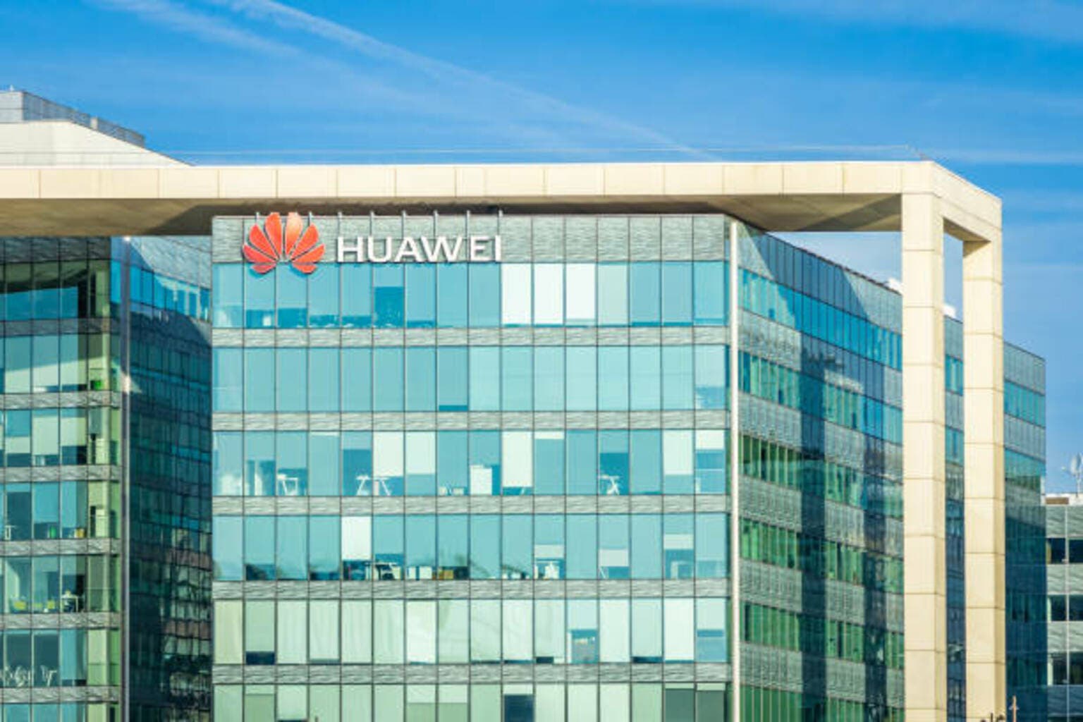Huawei's H1 net profit falls 32% amid R&D spending: report