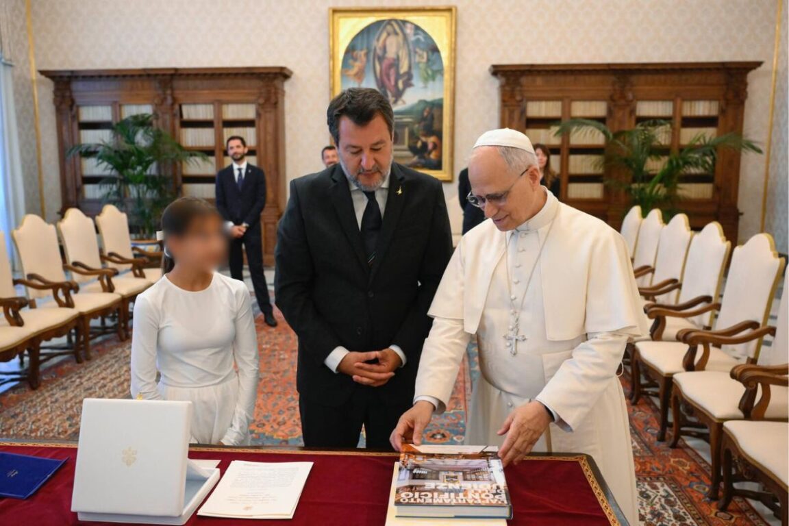 Papa Leone XIV riceve Matteo Salvini in udienza: l’incontro nella biblioteca privata e le polemiche con Bergoglio