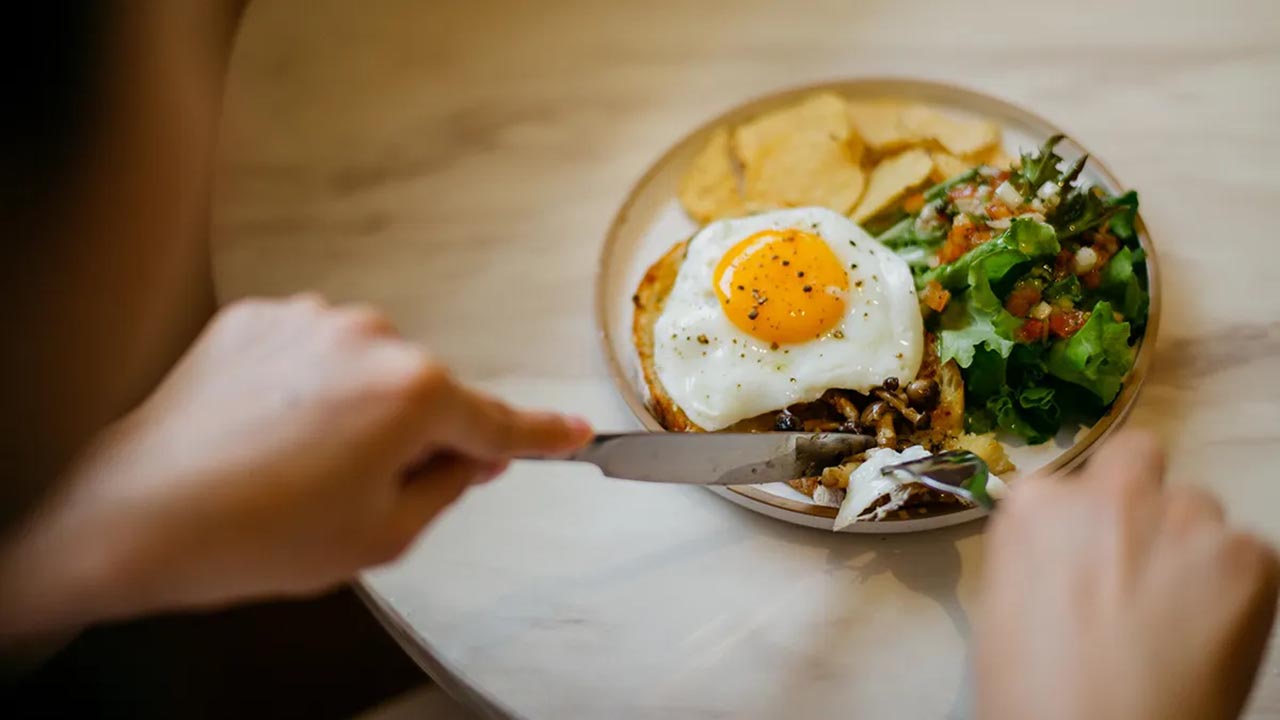 Eat These Common Foods To Reduce Alzheimer S Risk