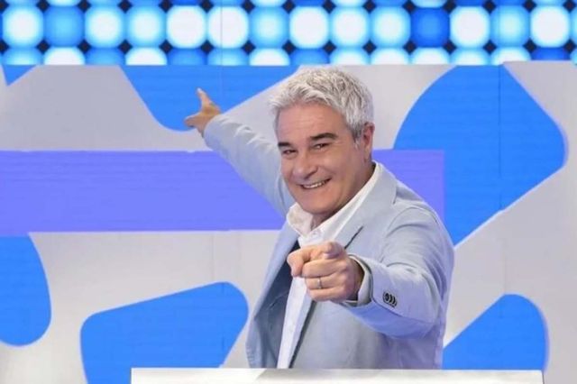 Pino Insegno tratta il rinnovo foto: Instagram @reazioneacatenafanpage – (tvblog.it)