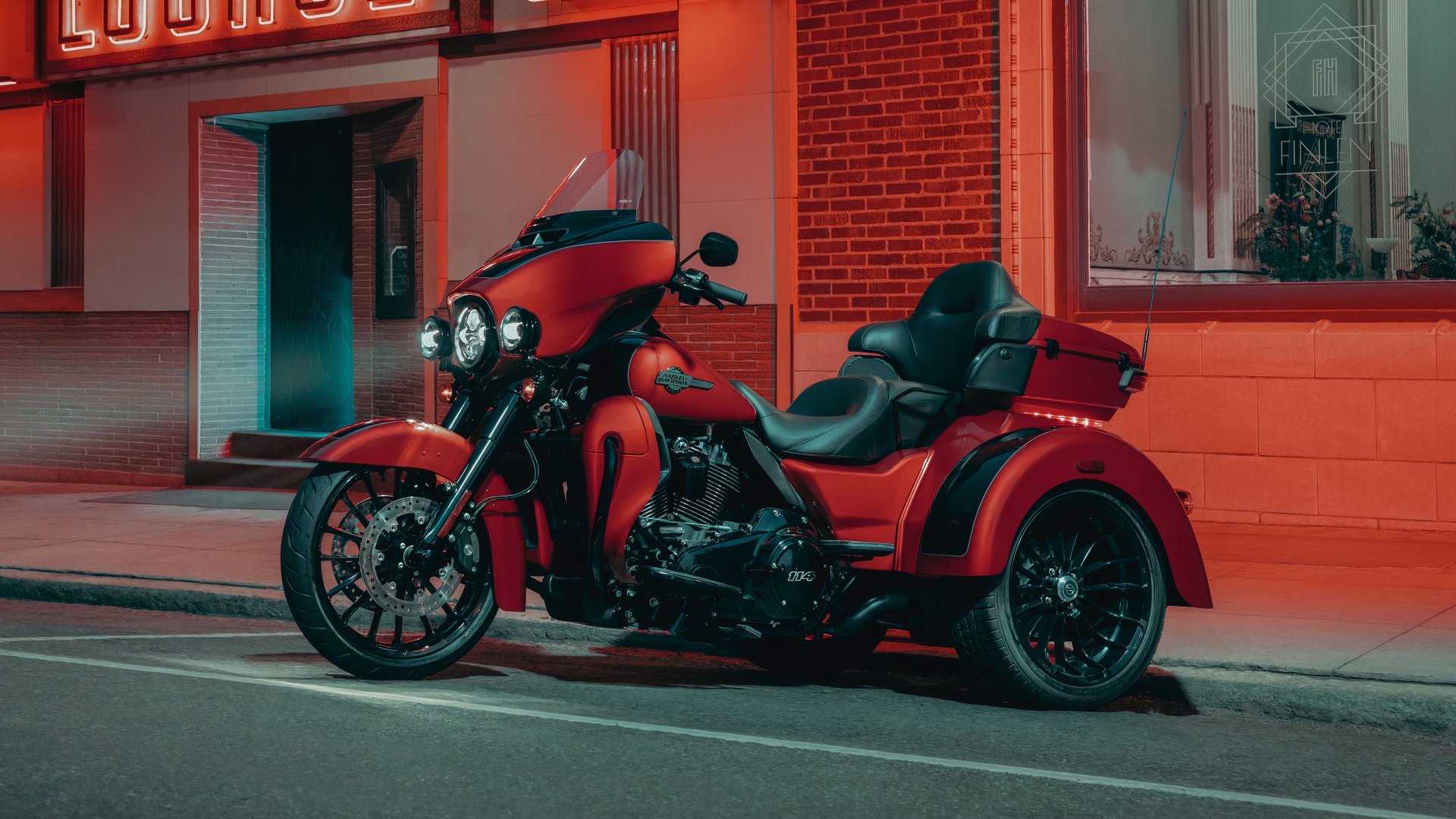 Harley-Davidson Tri Glide Ultra in red hd wallpaper