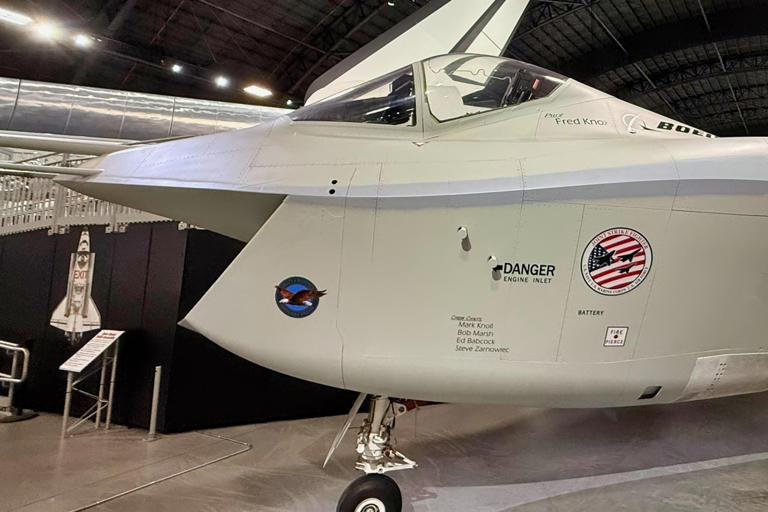 ‘I would take that aircraft to the ship tomorrow’: Navy test pilot who ...