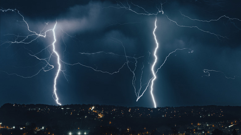 9 Lightning Myths You Need To Stop Believing (And What #39 s Actually True) 9 Lightning Myths You Need To Stop Believing (And What #39 s Actually True)