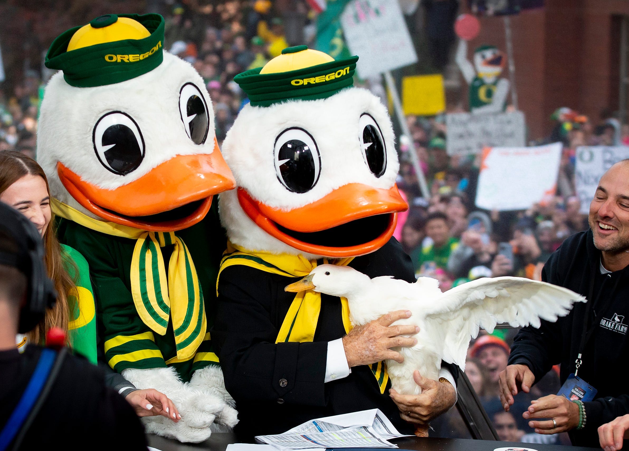 ESPN 'College GameDay' announces guest picker for Oregon Ducks vs ...