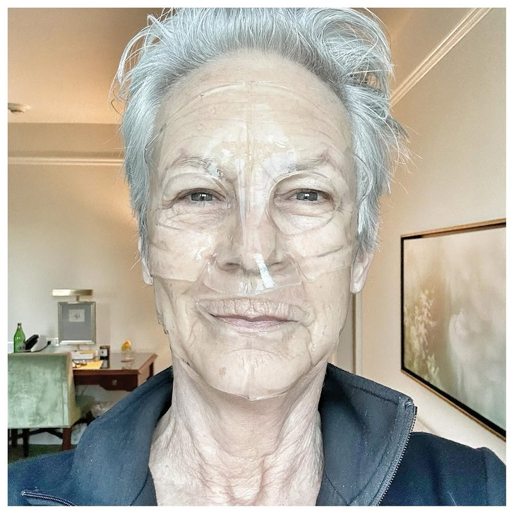 Jamie Lee Curtis Slams Plastic Surgery for “Disfiguring Women”