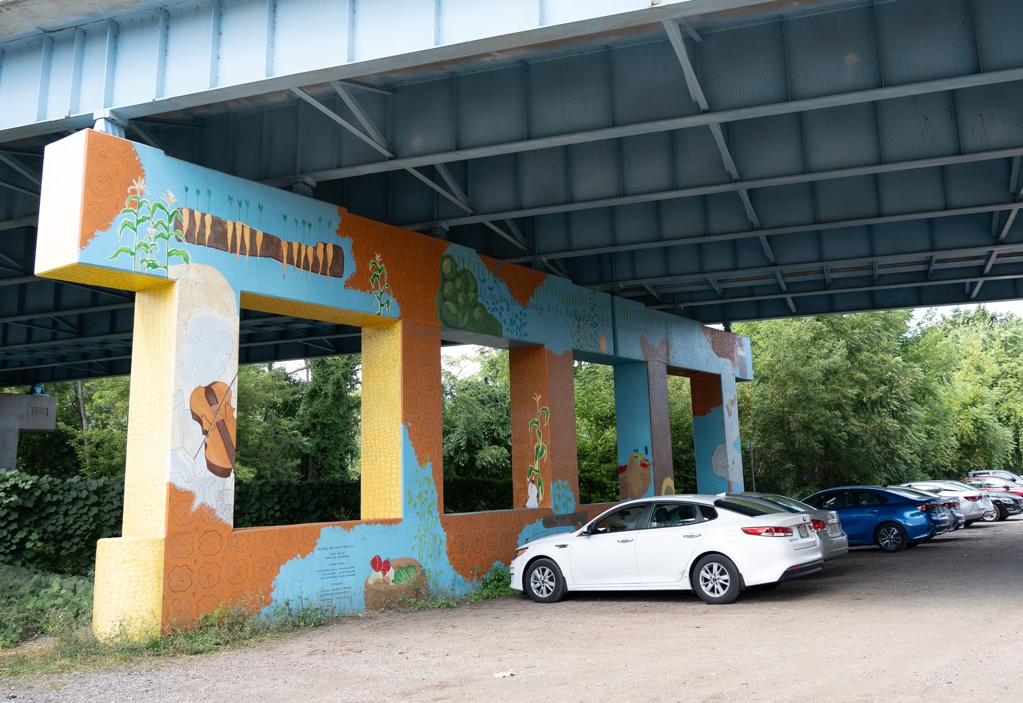 Haymaker Farmers' Market mural debut in Kent brings out big crowd