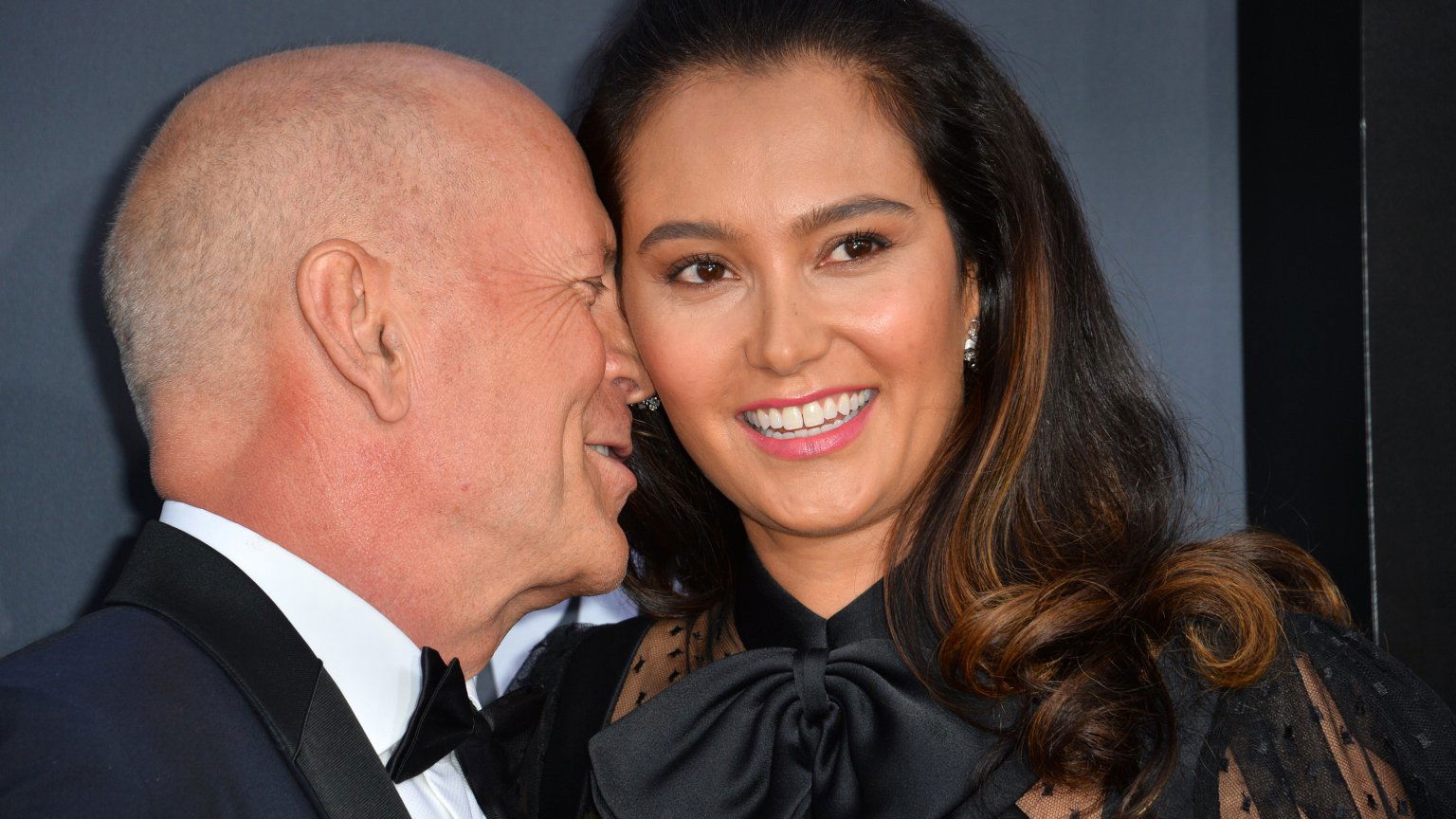 Vrouw zieke Bruce Willis maakt moeilijke keuze: 'Bruce zou het voor onze  dochters willen', image size:1536x864