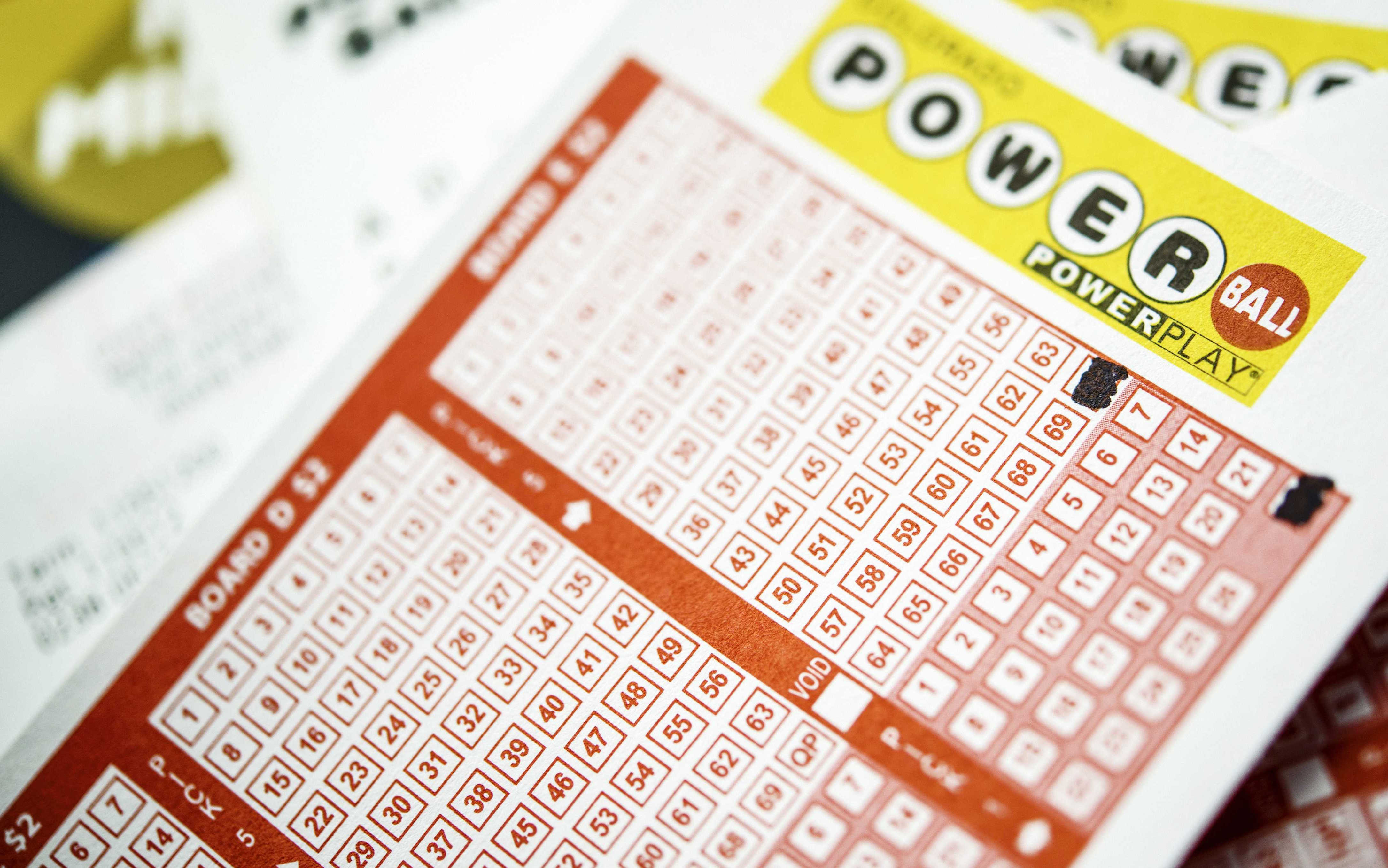 Powerball hits 1 billion Winning numbers for Saturday's jackpot