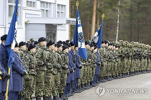 나치 연상 논란에…핀란드 공군, 만자(卍) 문양 공식 교체