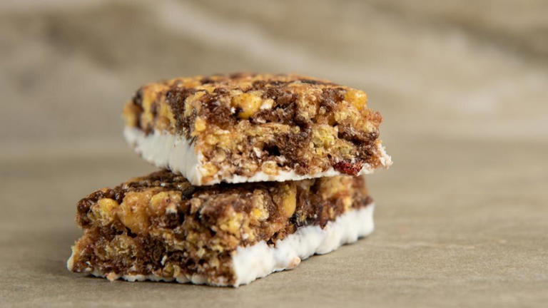 13 snacks for long road trips that don’t make a mess