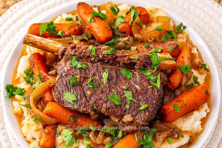 Slow cooker beef short ribs