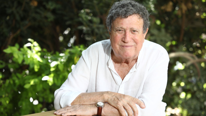 האיש אשר תמיד חוזר: יהורם גאון הוא פרנק סינטרה הישראלי | שי להב
