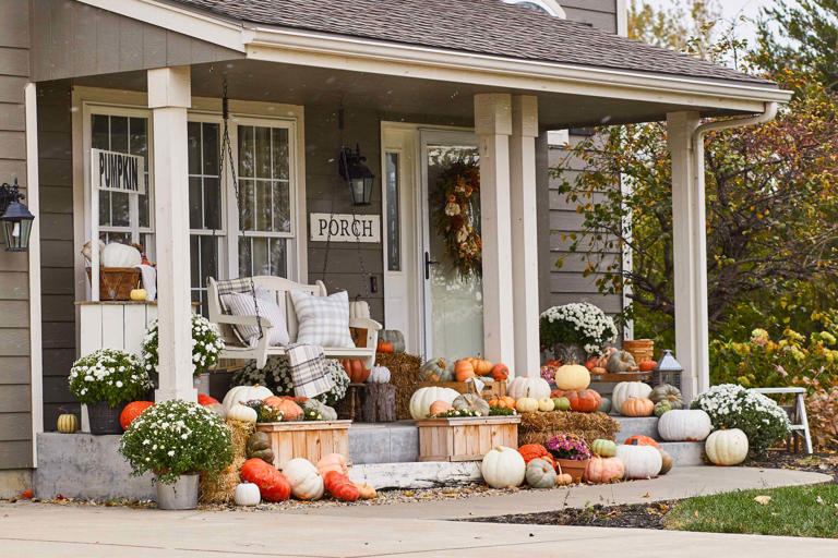 5 Tacky Fall Decor Items I Couldn’t Ignore on My Neighborhood Walk
