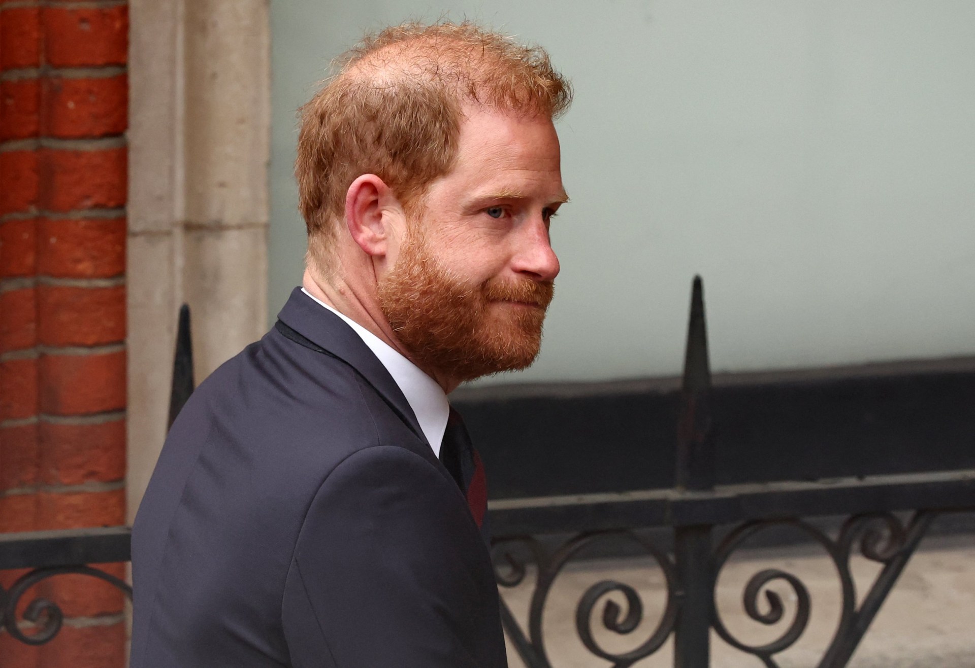 Prince Harry &lsquo;still hopes to bring family back to UK&rsquo;