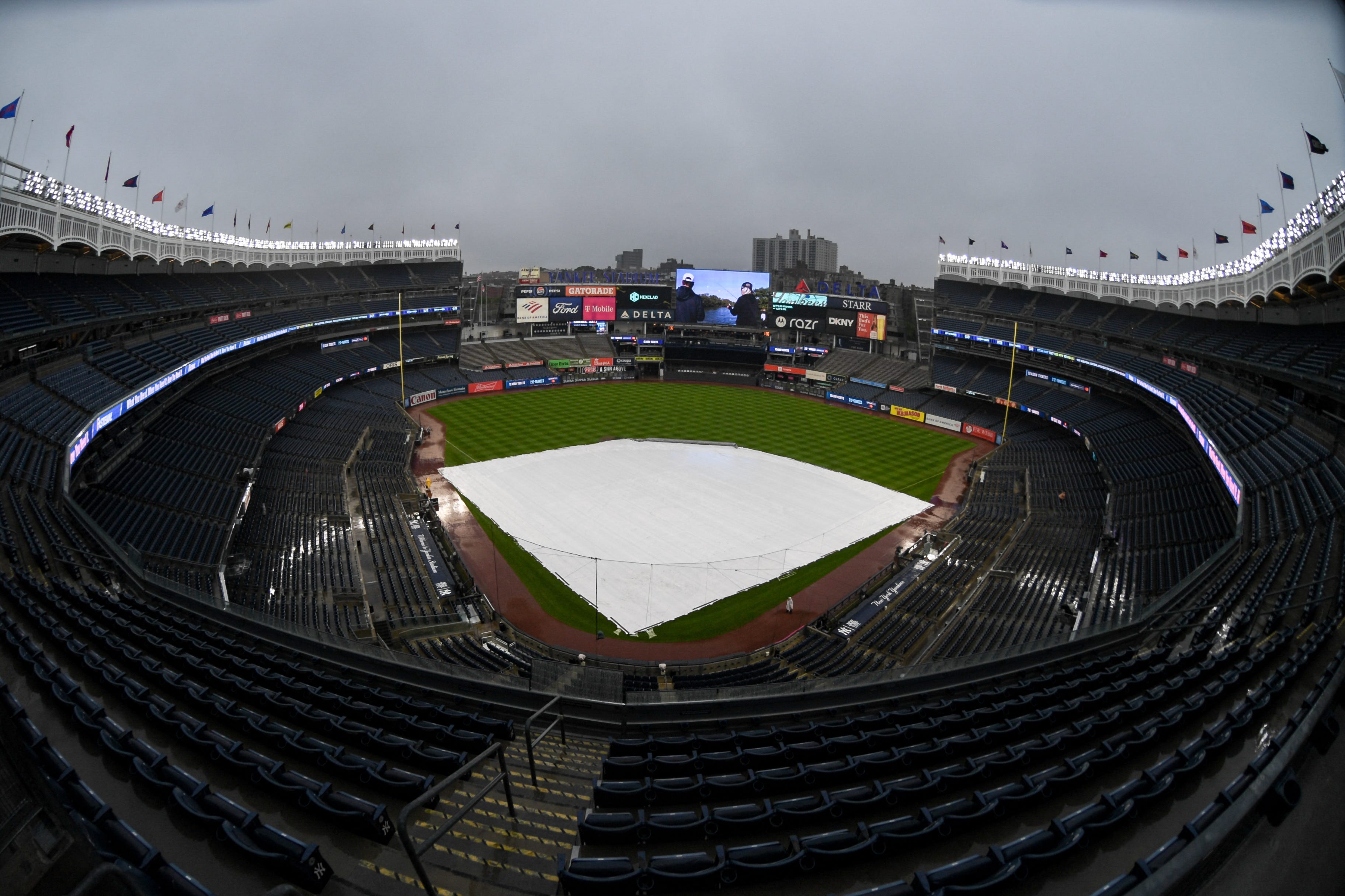 update-yankee-game-vs-blue-jays-to-resume-at-4-30-after-rain-delay