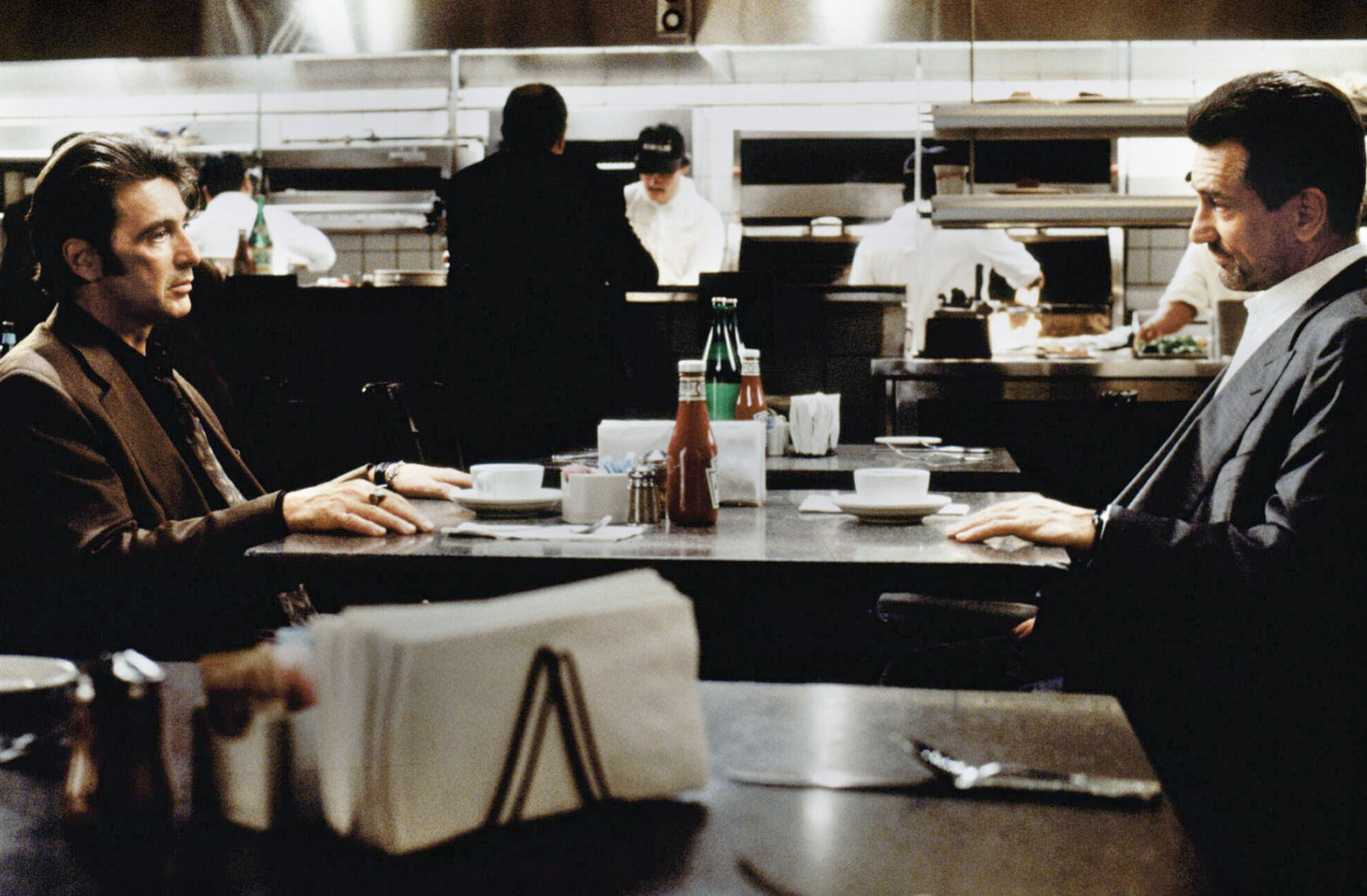 kv-llens-tv-tips-90-talets-mest-explosiva-thriller-d-r-al-pacino-och