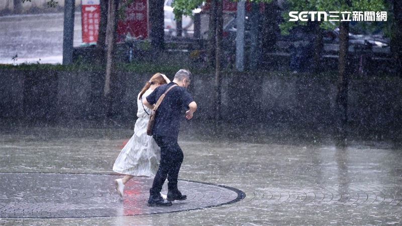 薔蜜颱風這天最接近台灣! 梅雨接力開炸 下波雨彈恐連轟7天↑