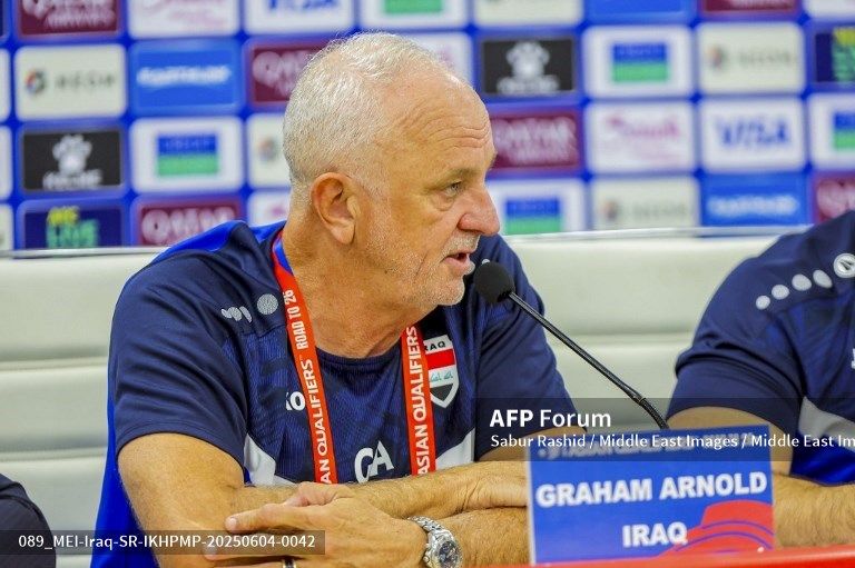 Pelatih Irak Minta Pemain Tak Protes Keputusan Wasit Lawan Timnas Indonesia