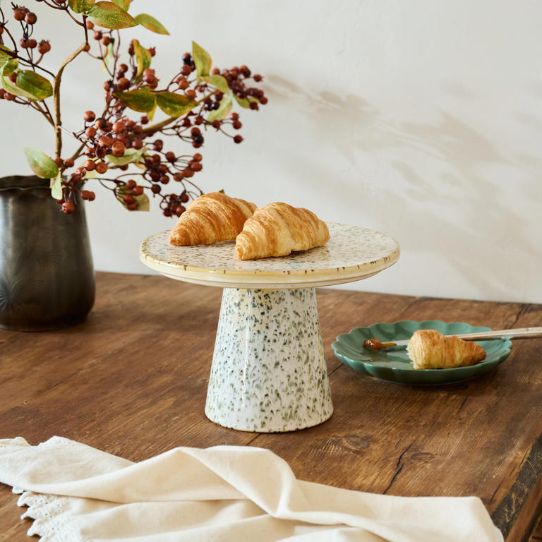 Move over, pistachio – Joanna Gaines’ forest green kitchen and ...