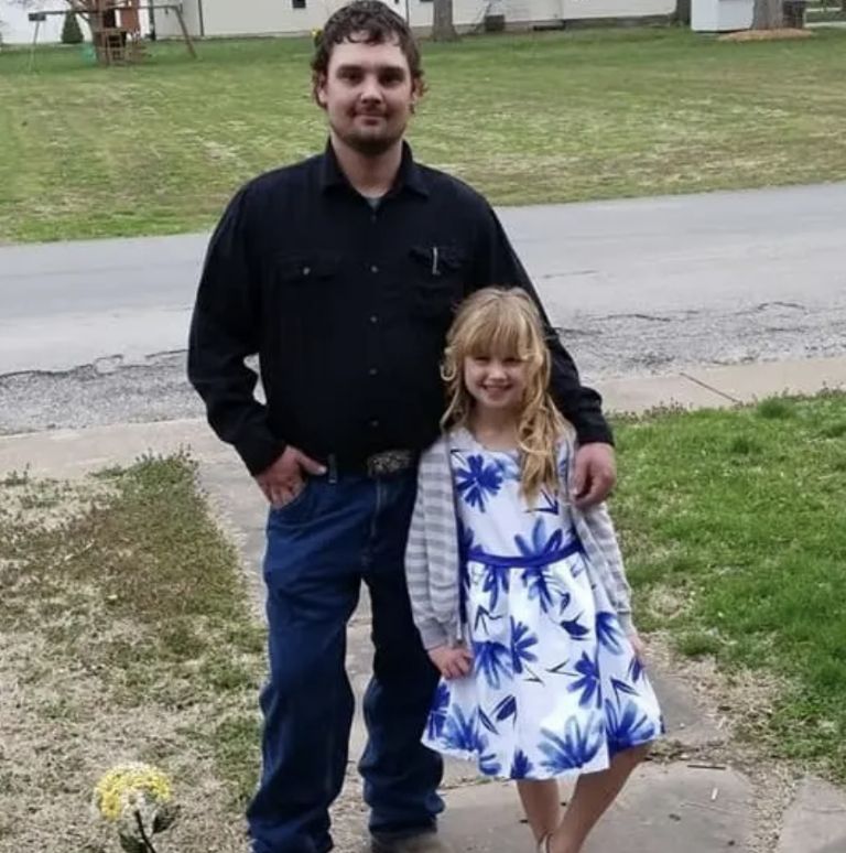 El hombre fue detenido por la muerte de la menor | Facebook David Schultheis