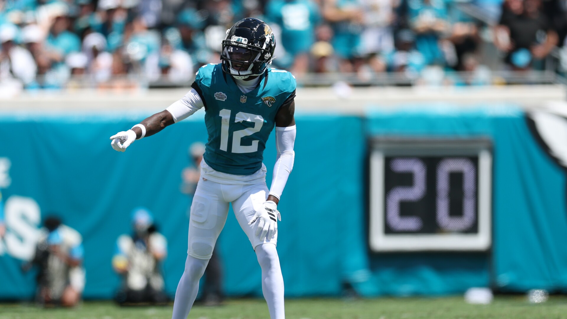 jaguars-panthers-delayed-by-weather-in-second-quarter