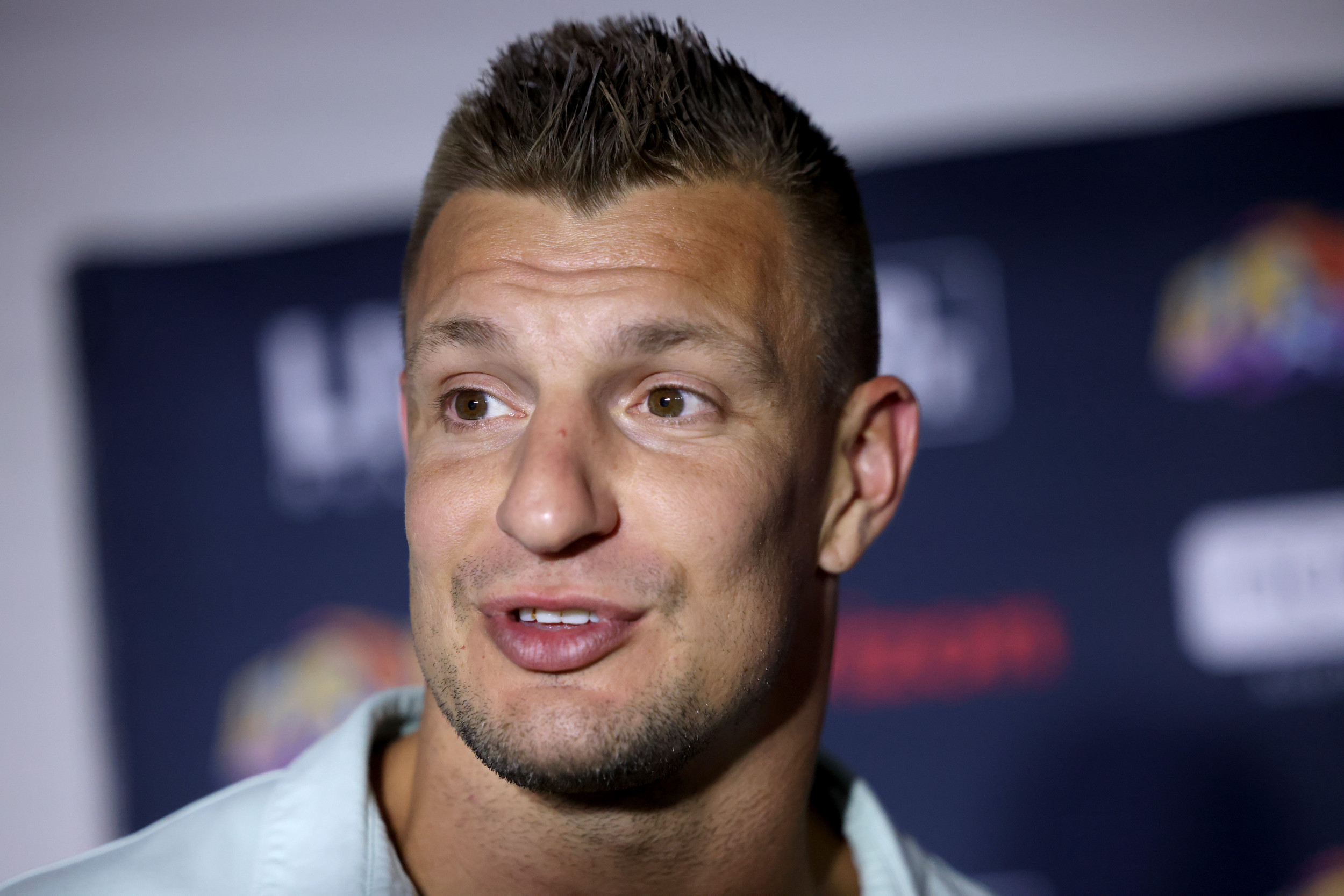 rob-gronkowski-has-strong-warning-for-aaron-rodgers-as-steelers-qb