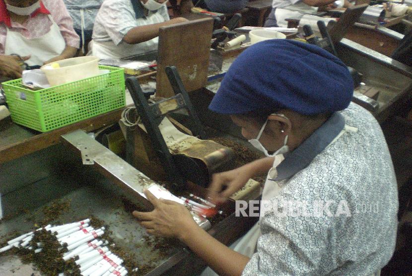 Bantah PHK Massal, Ini Penjelasan Gudang Garam Soal Video Viral