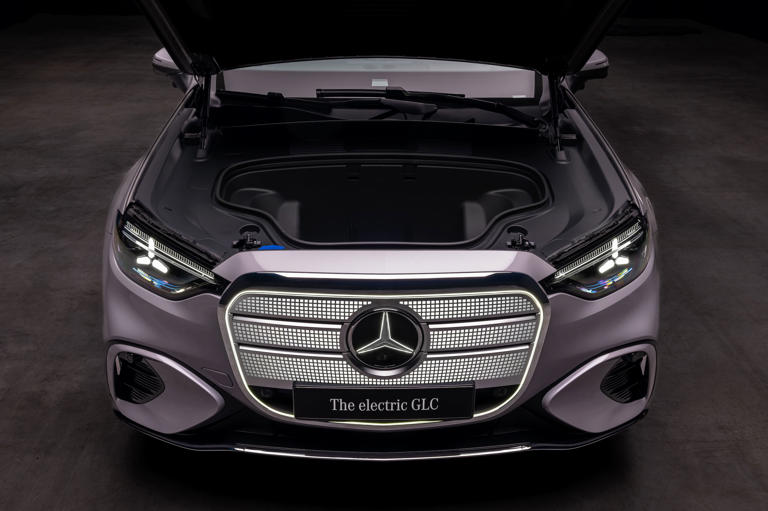 Mercedes-Benz GLC EV debuts with 713km range, 39-inch Hyperscreen