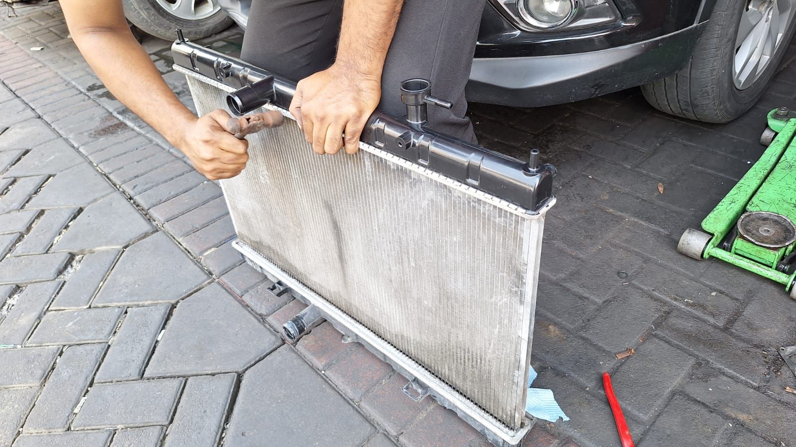 Jangan Remehkan Radiator, Ini Penyebab Mesin Mobil Cepat Panas