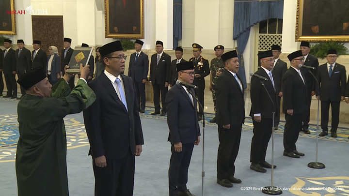 Presiden Prabowo Subianto melantik Menteri dan Wamen Kabinet Merah Putih sisa masa jabatan 2024-2029 di Istana Negara, Jakarta, Senin (8/9/2025). Foto: YouTube/ Sekretariat Presiden
