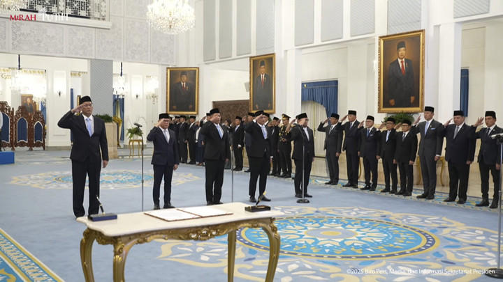 Presiden Prabowo Subianto melantik Menteri dan Wakil Menteri Kabinet Merah Putih sisa masa jabatan 2024-2029 di Istana Negara, Jakarta, Senin (8/9/2025). Foto: YouTube/ Sekretariat Presiden