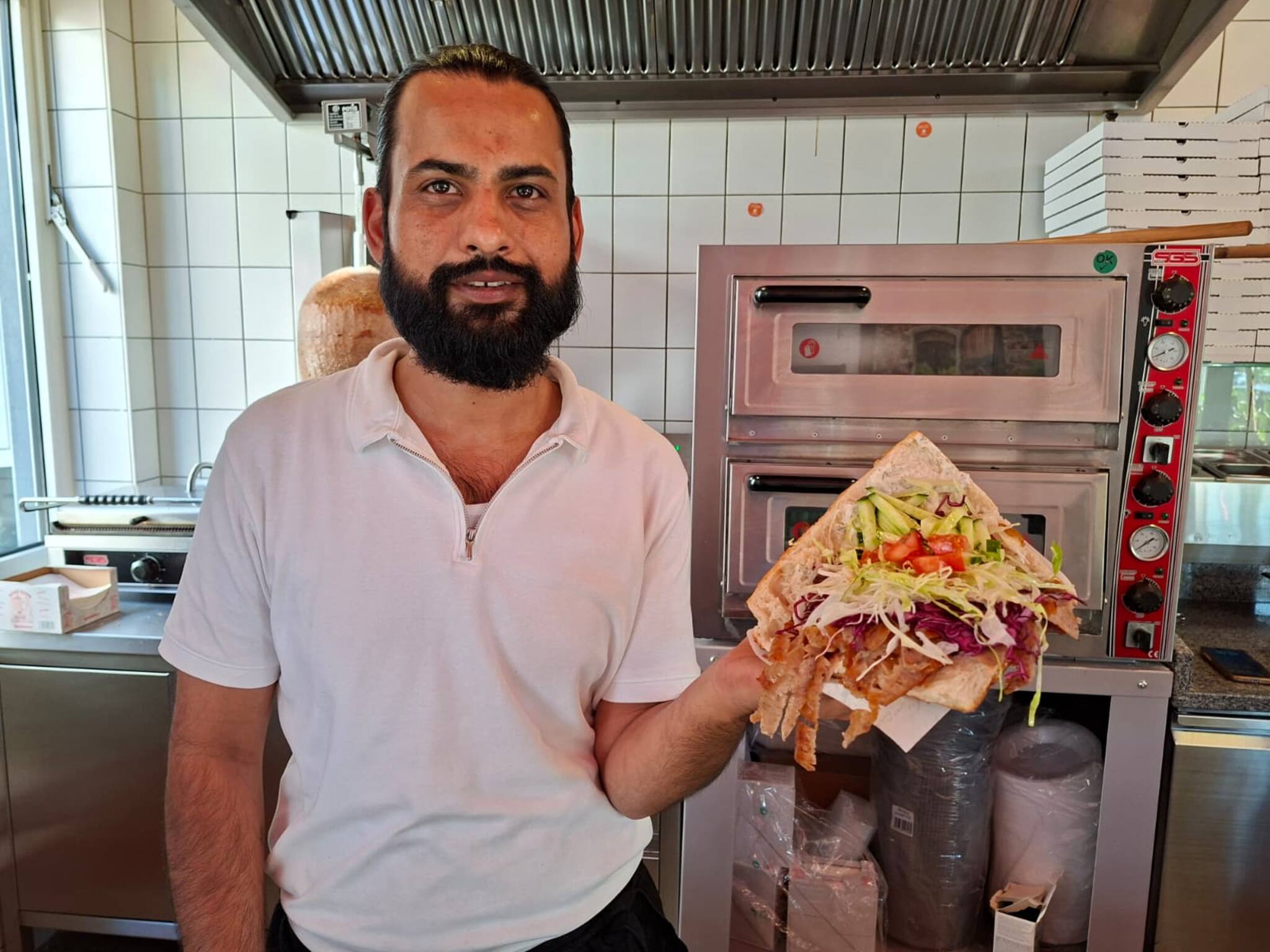 Döner in Brandenburg an der Havel: Imran Grill eröffnet in Rosa ...
